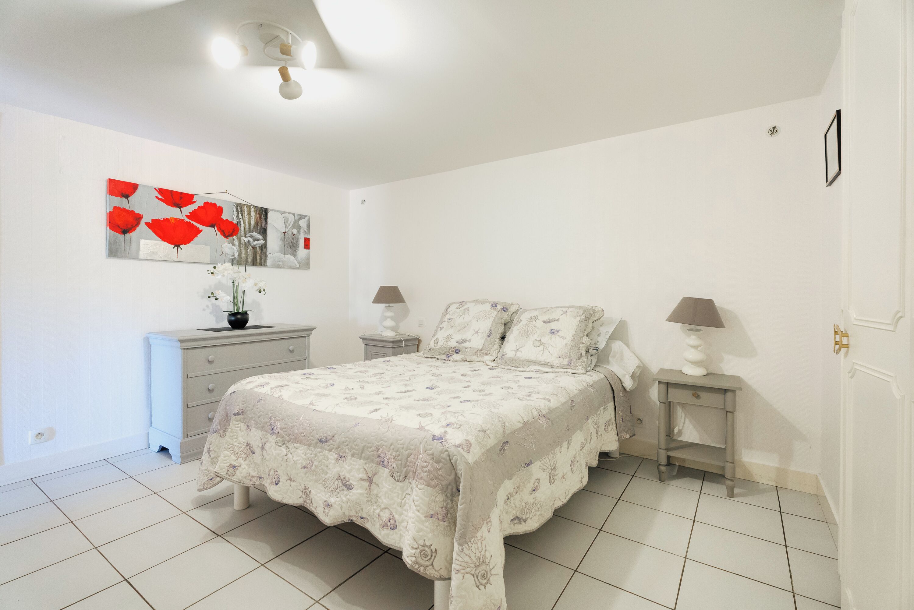 2 chambres, fer et planche à repasser, Wi-Fi, draps fournis