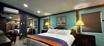 This house is a 2 bedroom(s), 2 bathrooms, located in Albuquerque, NM.