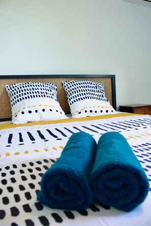 Iron/ironing board, WiFi, bed sheets