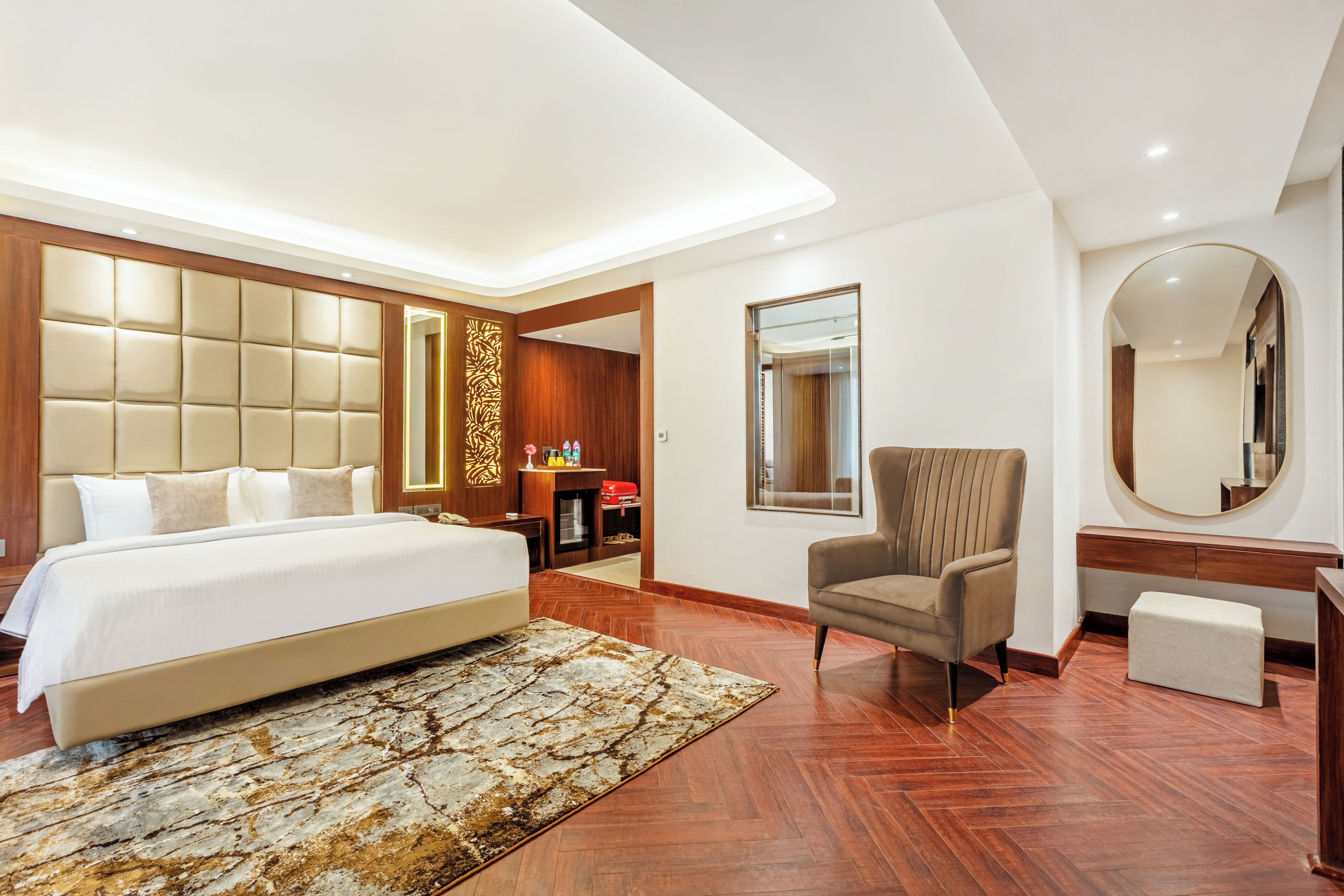 ラグジュアリー ルーム | デスク、ノートパソコン用作業スペース、WiFi (無料)、ベッドシーツ