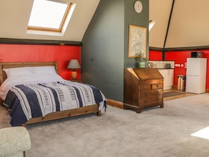 1 quarto, individualmente decorados, individualmente mobiliados