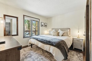 Iron/ironing board, free WiFi, bed sheets - Walk to Lift & Main St | Hot Tubs (Breckenridge)