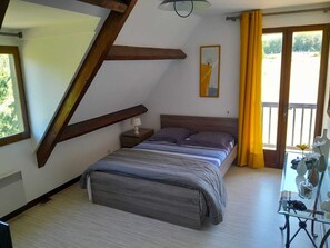 2 間睡房、熨斗/熨衫板、床單