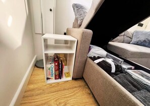 Comfort Apartment, Non Smoking | Lounge - Cosy & Luxury 2BR Flat in Calverton (Calverton)
