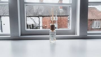 Comfort Apartment, Non Smoking | Blackout curtains, iron/ironing board, free WiFi