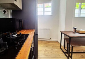 Comfort Apartment, Non Smoking | Shared kitchen - Cosy & Luxury 2BR Flat in Calverton (Calverton)