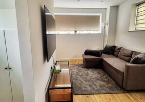 Comfort Apartment, Non Smoking | Lounge - Cosy & Luxury 2BR Flat in Calverton (Calverton)