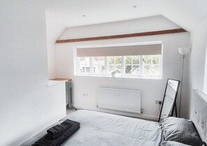 Comfort Apartment, Non Smoking | Blackout drapes, iron/ironing board, free WiFi