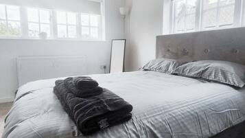 Comfort Apartment, Non Smoking | Blackout curtains, iron/ironing board, free WiFi