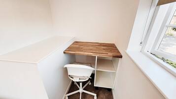 Comfort Apartment, Non Smoking | Blackout curtains, iron/ironing board, free WiFi