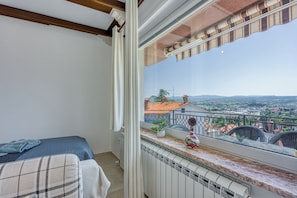 Standard Apartment, 1 Bedroom (Apartment Smode With Bayview) | 1 bedroom, iron/ironing board, free WiFi, bed sheets