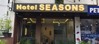 Hotel Seasons