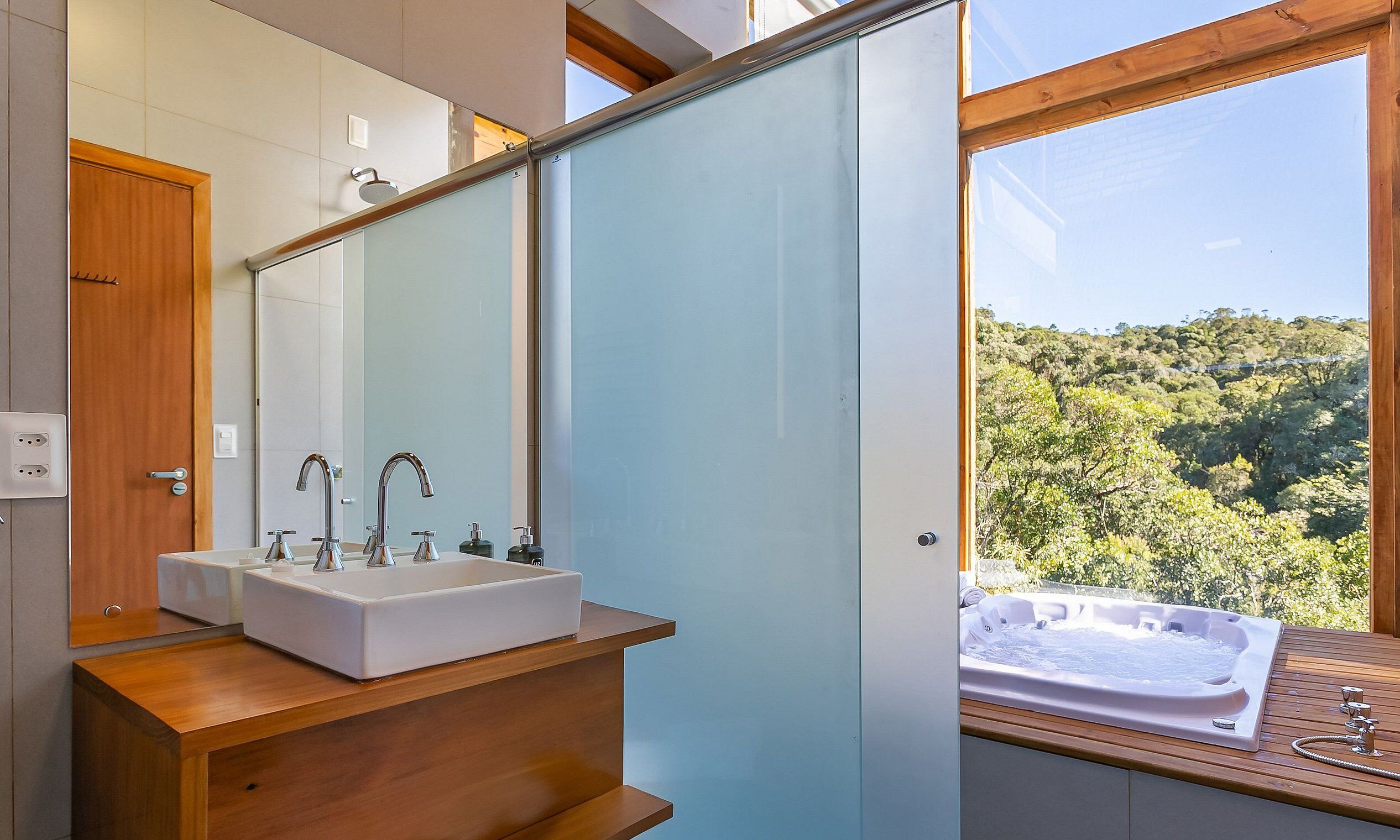 Basic Chalet | Bathroom