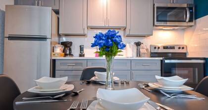 Cozy King Suite, wheelchair accessible, Fast WiFi