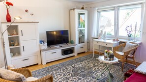 Télévision, livres, chaîne hi-fi