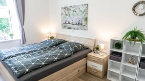 2 slaapkamers, reisbedje, gratis wifi, beddengoed