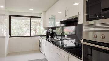 Basic Apartment, 1 Double Bed with Sofa bed, Non Smoking | Private kitchen | Espresso maker, electric kettle, toaster, freezer