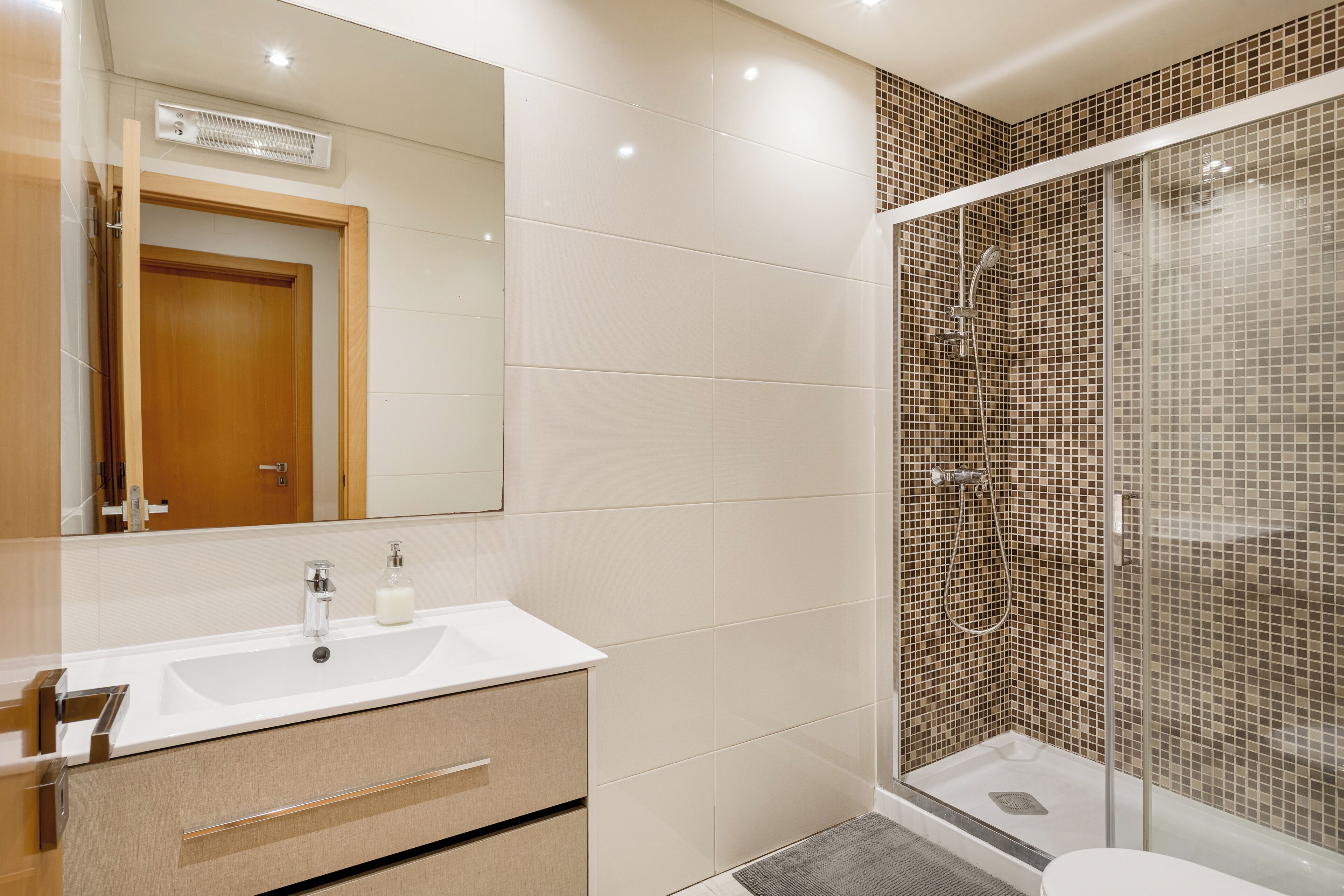 Basic Apartment, 1 Double Bed with Sofa bed, Non Smoking | Bathroom
