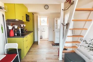 Mikrobølgeovn, kokeplater og oppvaskmaskin