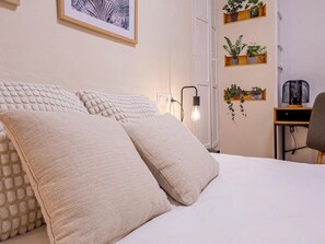 4 habitaciones, acceso a internet y ropa de cama 