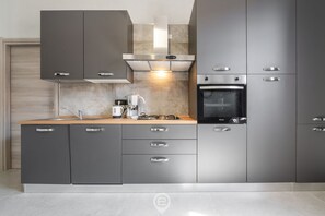 Kühlschrank, Geschirrspüler