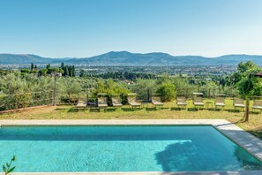 Pool - Apartment 'Maestrale' with Shared Pool, Wi-Fi and Air Conditioning (Scandicci)