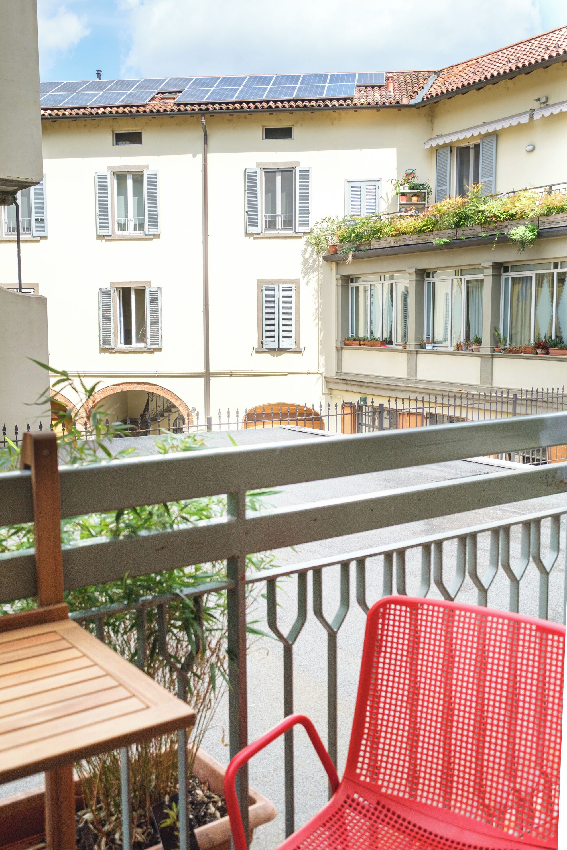 Classic Double Room, 2 Single Beds, Courtyard View | Terrace/patio