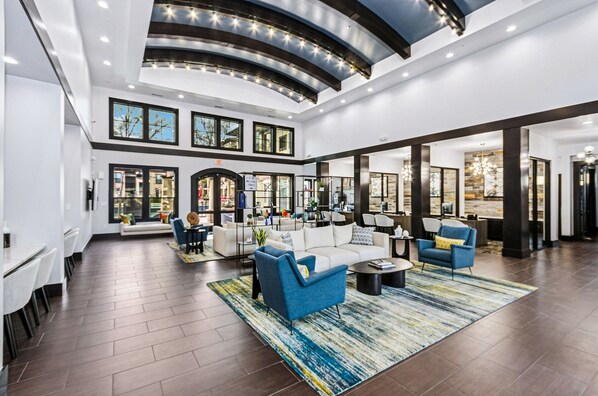 Interior - AMLI at Escena (Irving)