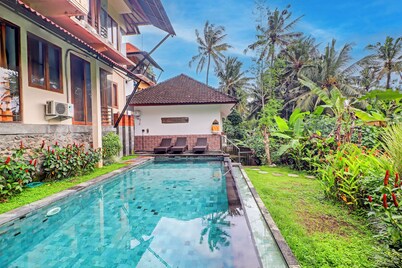 峇里靠近德薩馬斯烏布的 Collection O 飯店