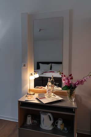 Comfort Double or Twin Room, 1 Queen Bed | Room amenity