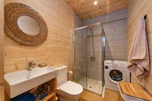 Shower, hair dryer, towels - Apartment 'Marias House 2' with Mountain View, Wi-Fi and Air Conditioning (Κερκυρα)