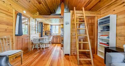 Cove Cabin Retreat, Private and Peaceful