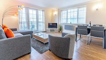 Superior Apartment, Balcony, City View | Living area