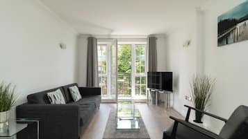 Superior Apartment, Balcony, City View | Living area