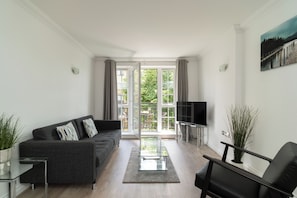 Superior Apartment, Balcony, City View | Living area