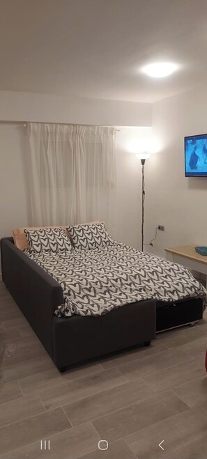 1 quarto, berço de viagem, roupa de cama, acesso para cadeiras de rodas