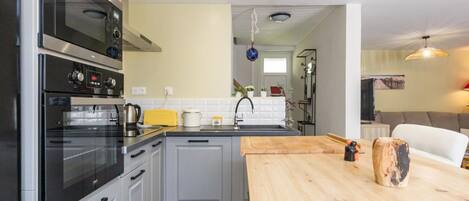 Fridge, microwave, dishwasher