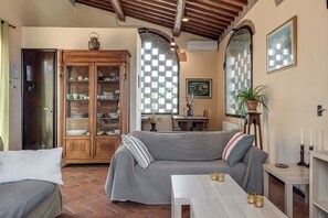 TV, fireplace, table tennis