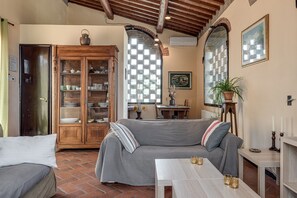 TV, fireplace, table tennis