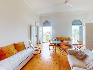 TV - Spacious 3P in quiet palace, sea view in Menton (Menton)