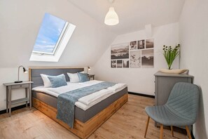 2 bedrooms, desk, free WiFi, bed sheets