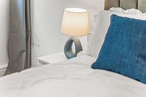 2 habitaciones, tabla de planchar con plancha y wifi