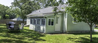 Cozy Hyannis Getaway Near Beaches