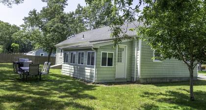 Cozy Hyannis Getaway Near Beaches