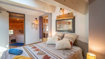 7 chambres, fer et planche à repasser, Wi-Fi, draps fournis