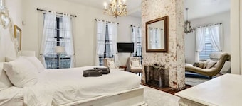 Bright Villa w Heated Pool & Pool Table 5br|4ba