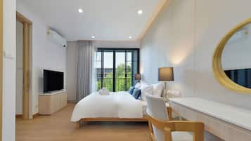 In-room safe, free WiFi, bed sheets, wheelchair access