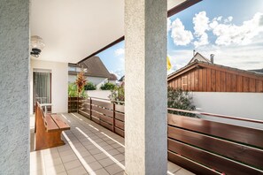 Terrace/patio - Apartment 'Ilona' with Private Garden, Balcony and Wi-Fi (Ottersweier)