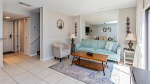 TV, offices - 2BR family retreat w/ resort access (Kissimmee)