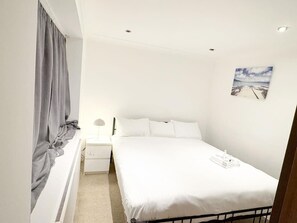 Iron/ironing board, free WiFi, bed sheets